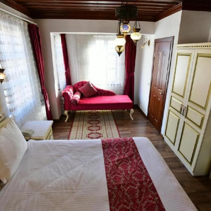 Cicerone Lodge Hotel 3