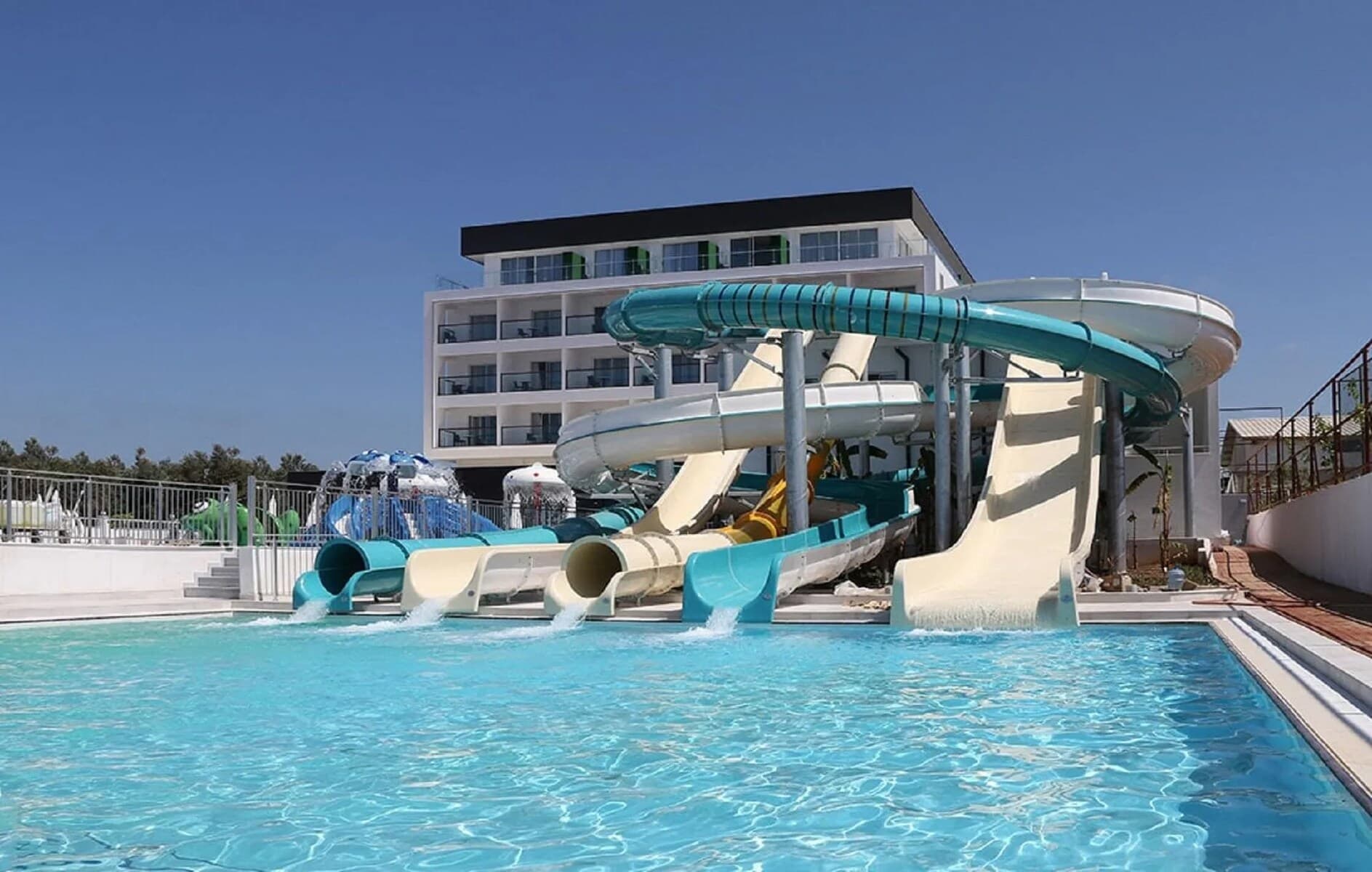 Island Resort 5