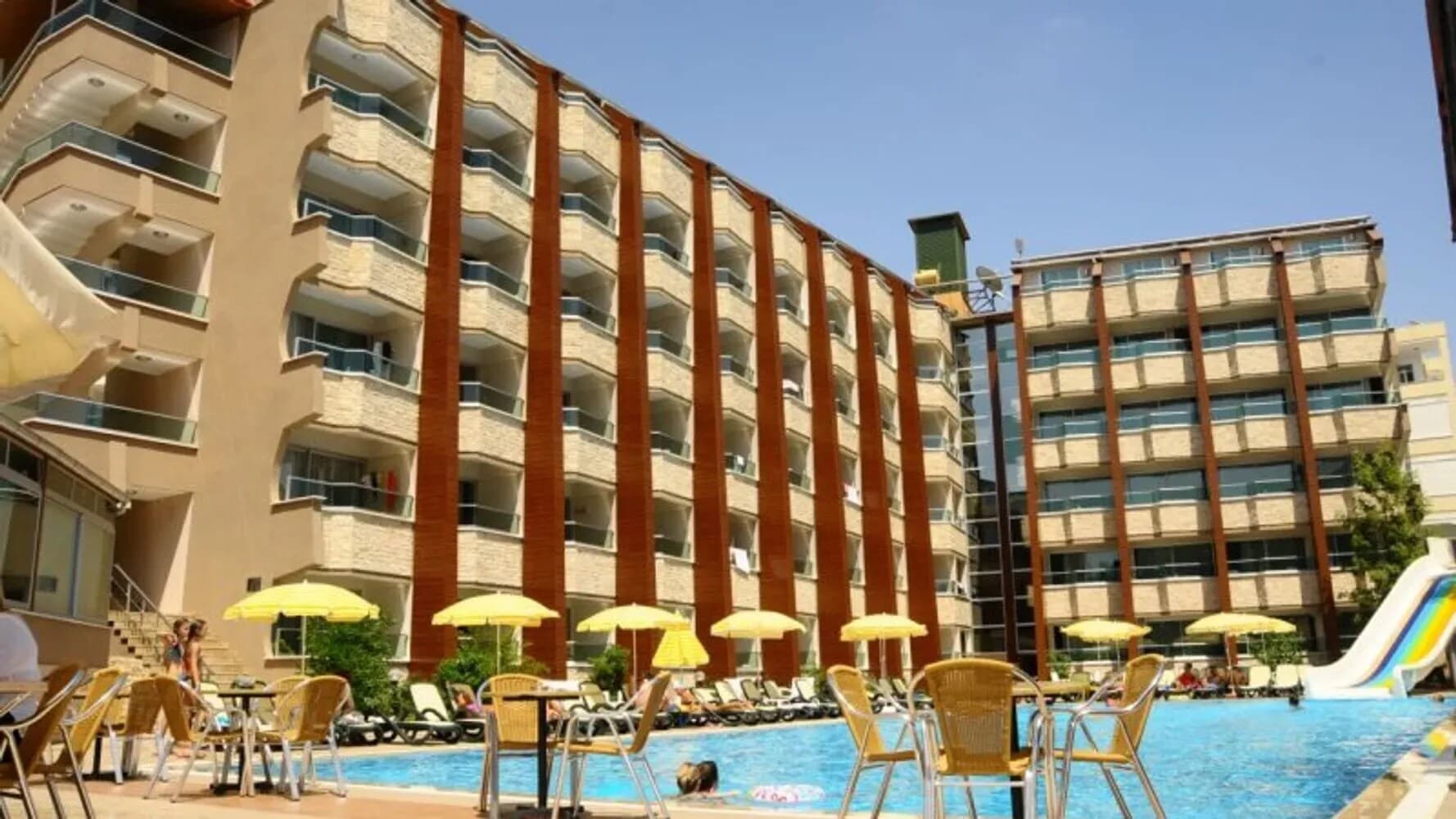 Club Monte Carlo Hotel 5