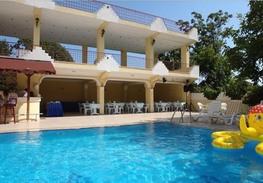 Begonya Hotel 2