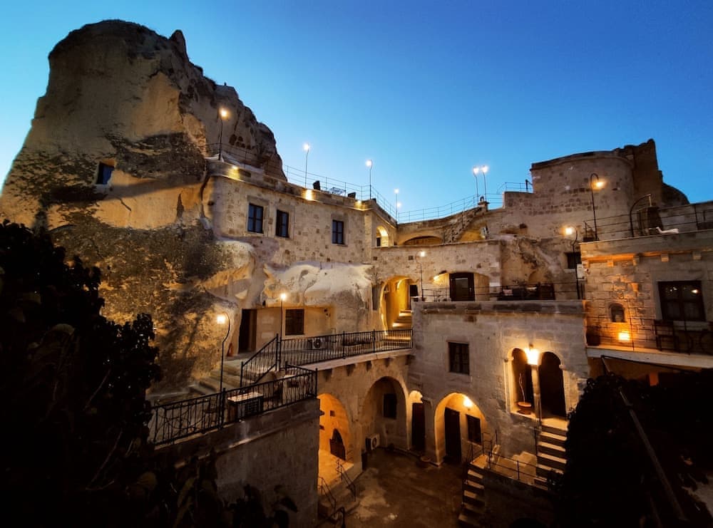 Elegance Cave Suites