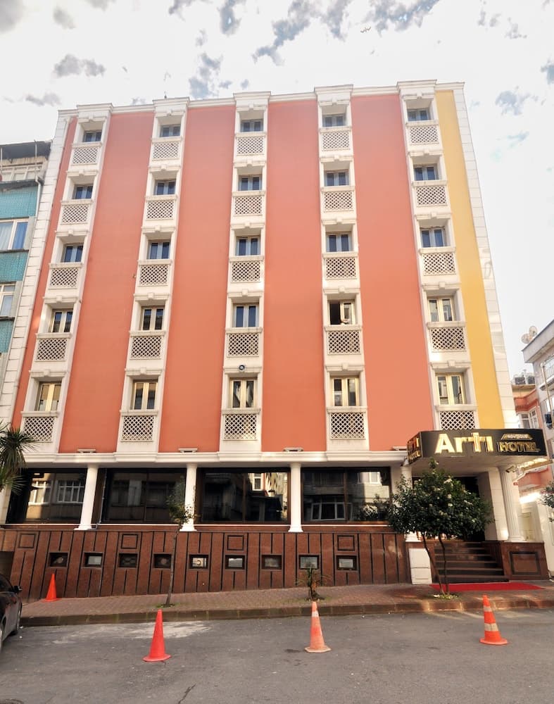 Boutique Arti Hotel