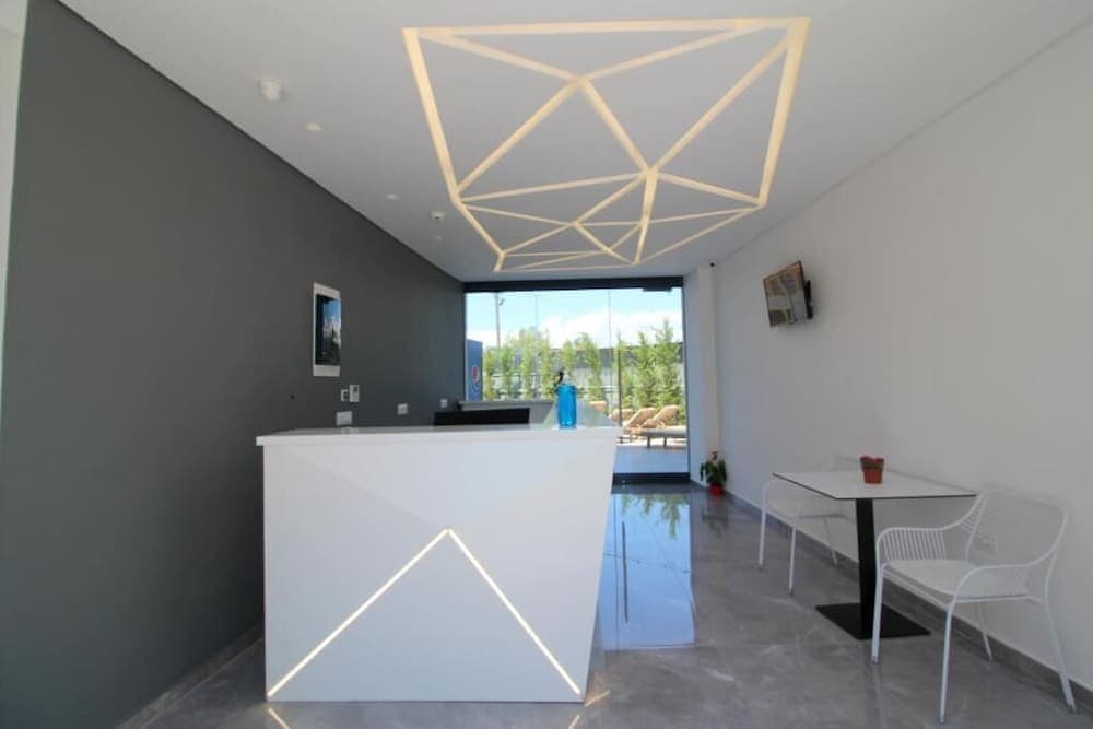 Blue Eye Suites