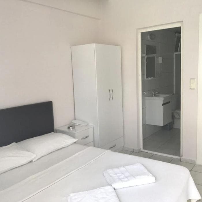 Cam Hotel