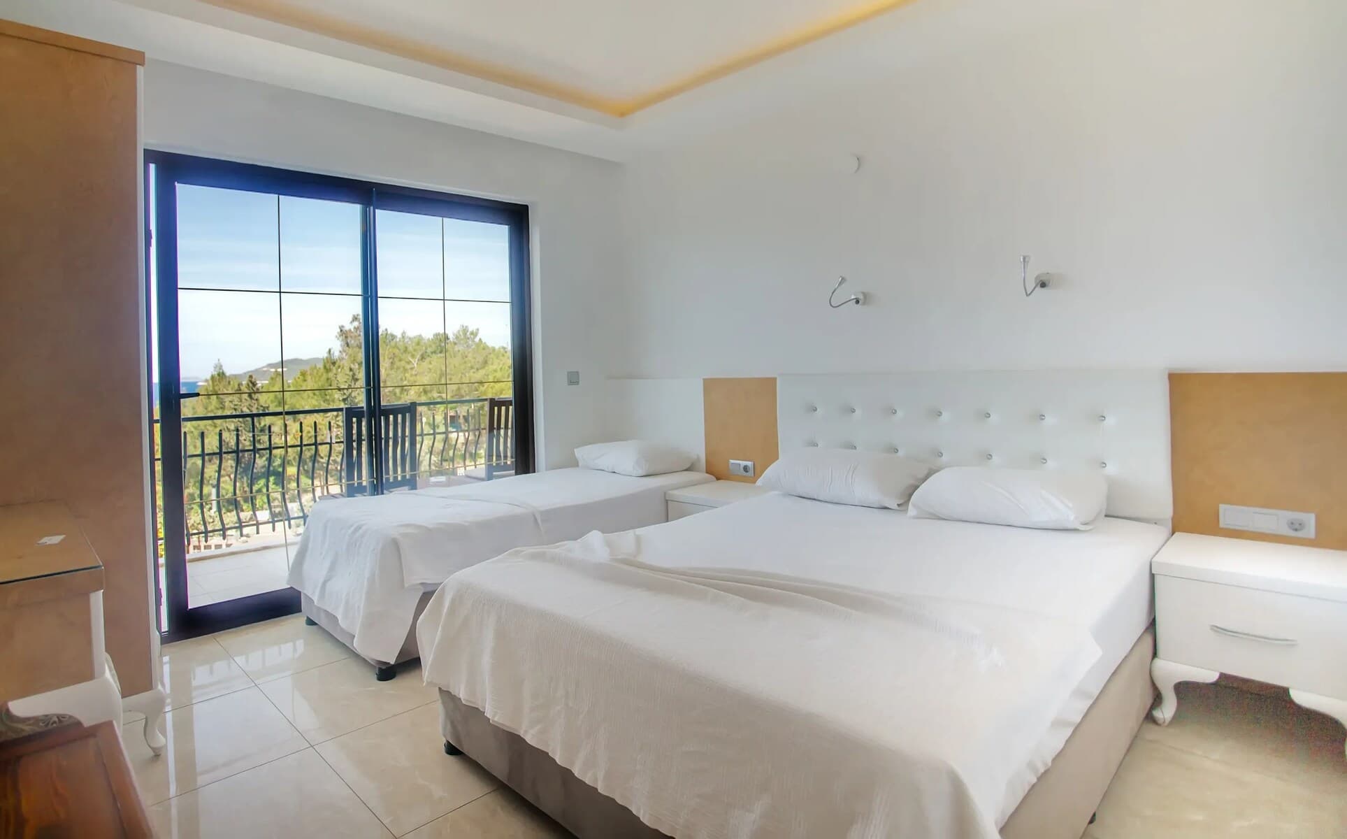 Maki 2 Hotel
