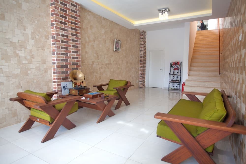 Maki 2 Hotel 4