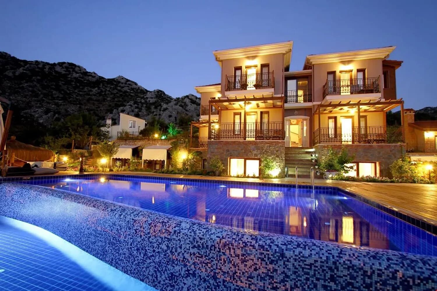 Badem Tatil Evi