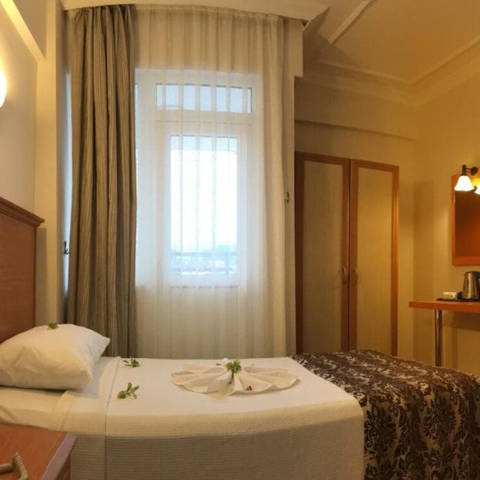 Arma's Resort Hotel 4