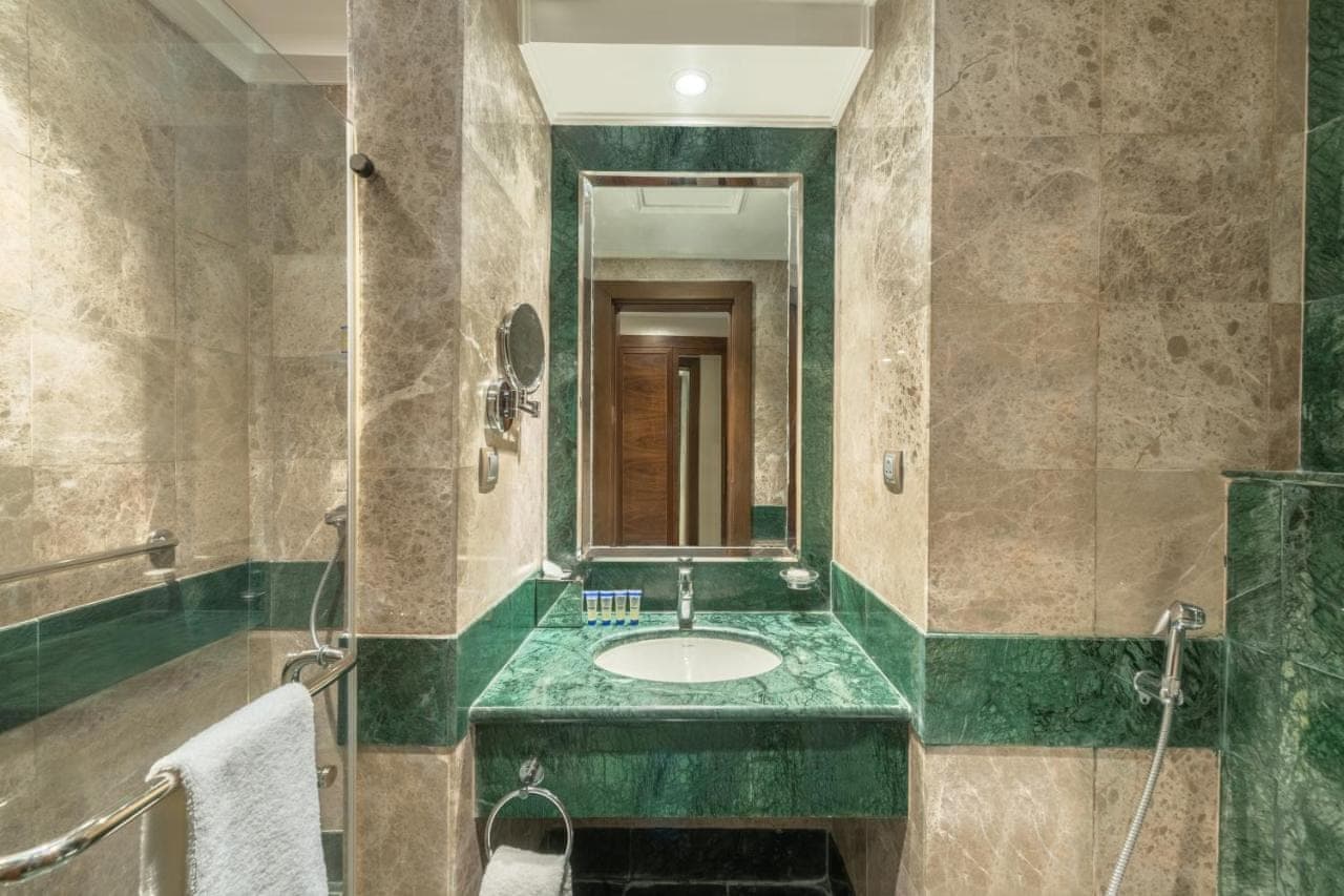 Copthorne Makkah Al Naseem 5