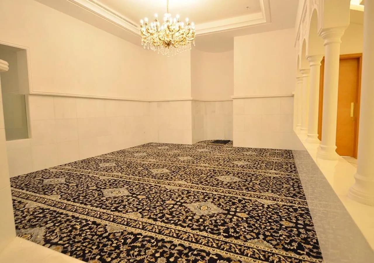 Iridium Hotel 5