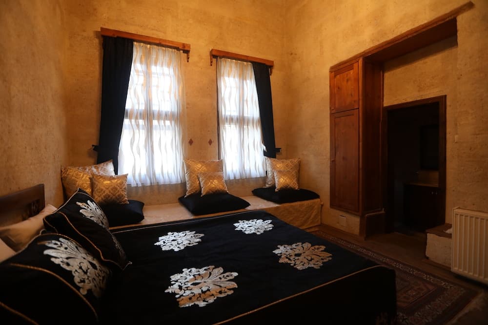 Old Greek House 5