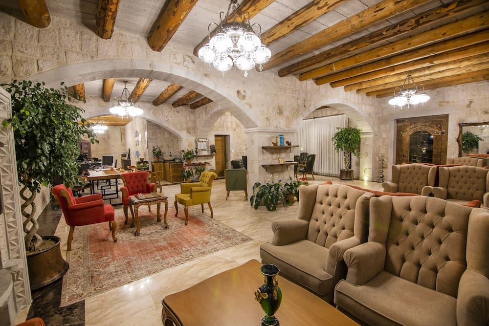 Hera Cave Suites 5