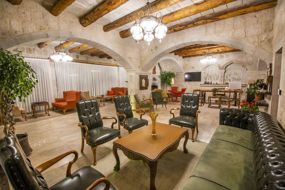 Hera Cave Suites 4