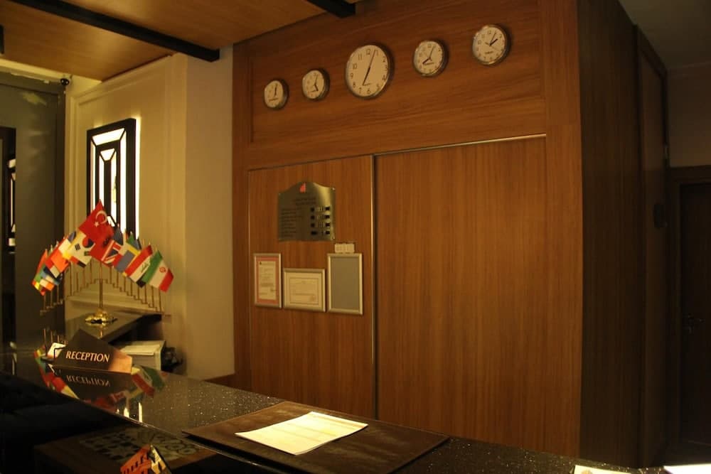 Devin Otel 2