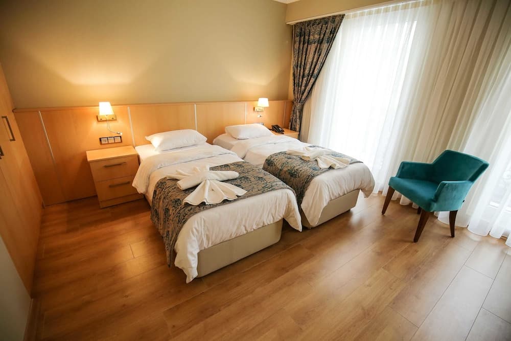 Artika Hotel 5