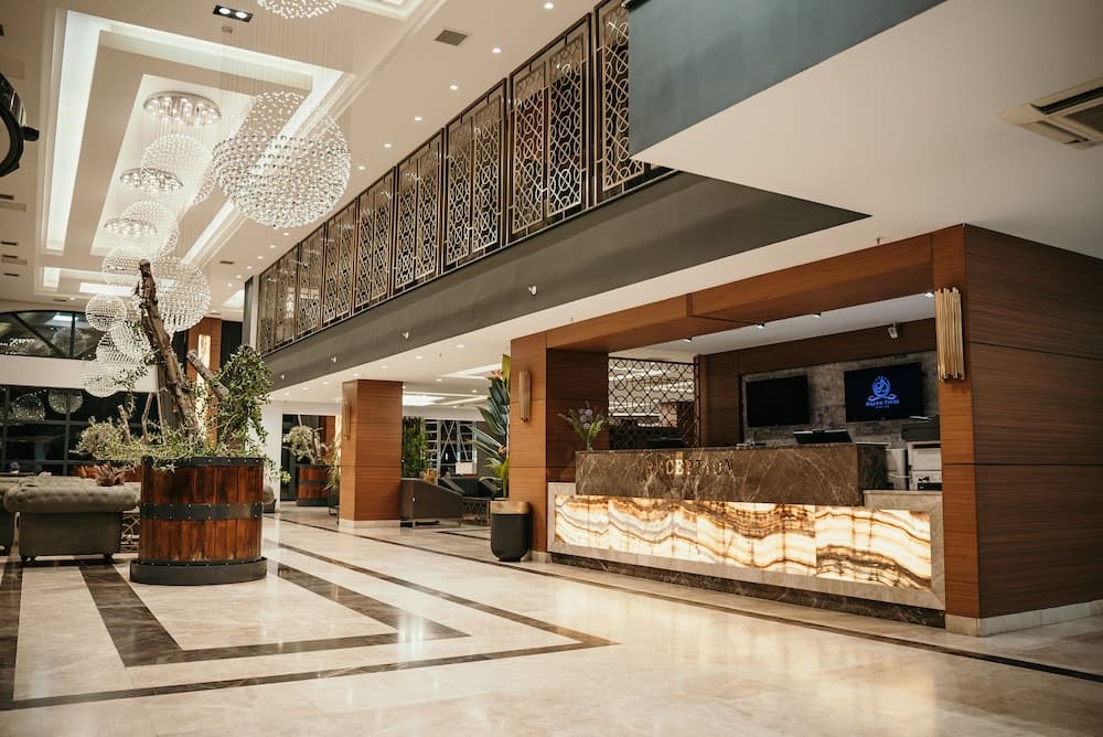 Grand Vaves Hotel 5