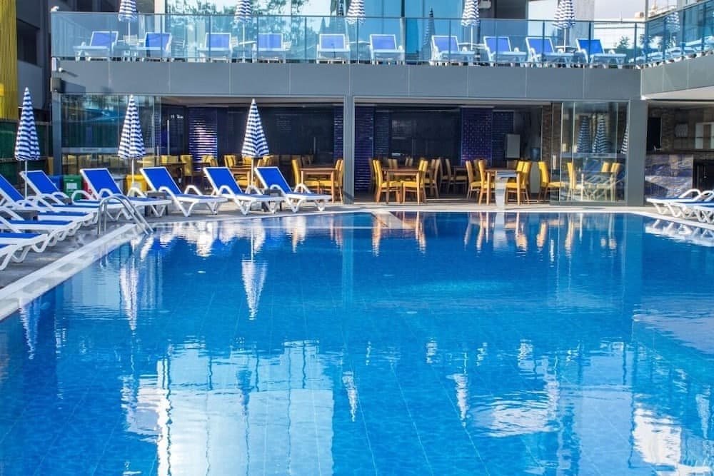 Relax Beach Hotel 3