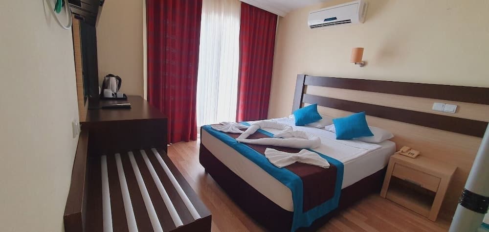 Klas More Beach Hotel 3