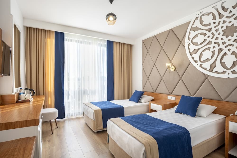 The Sansa Hotel 5