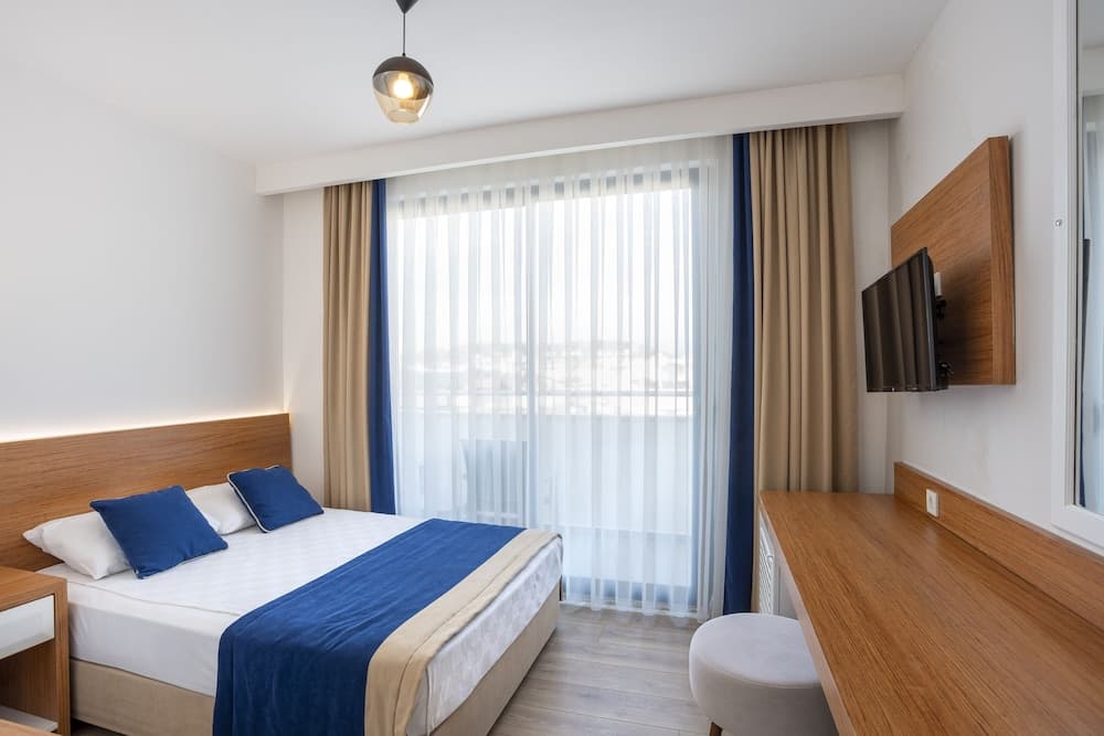The Sansa Hotel 4