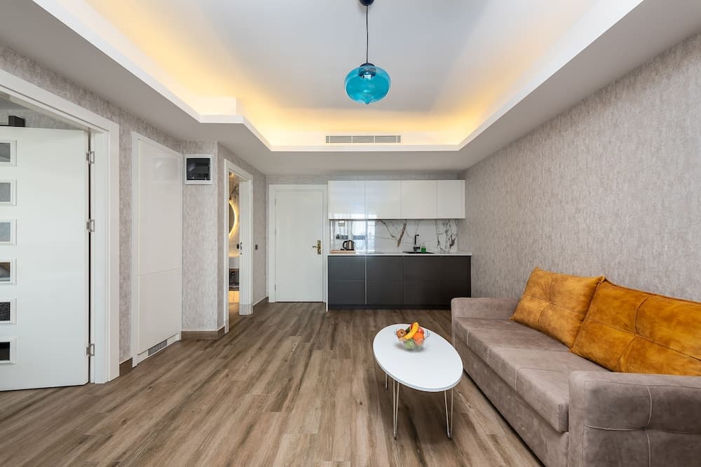 Elite Luxury Suite 4