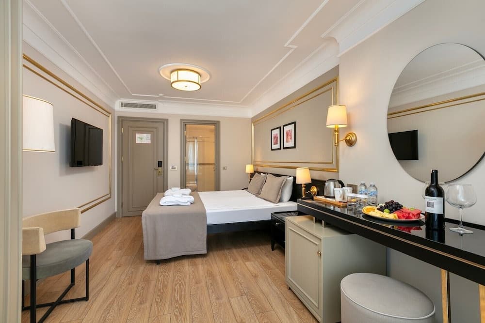Reo Hotel 4