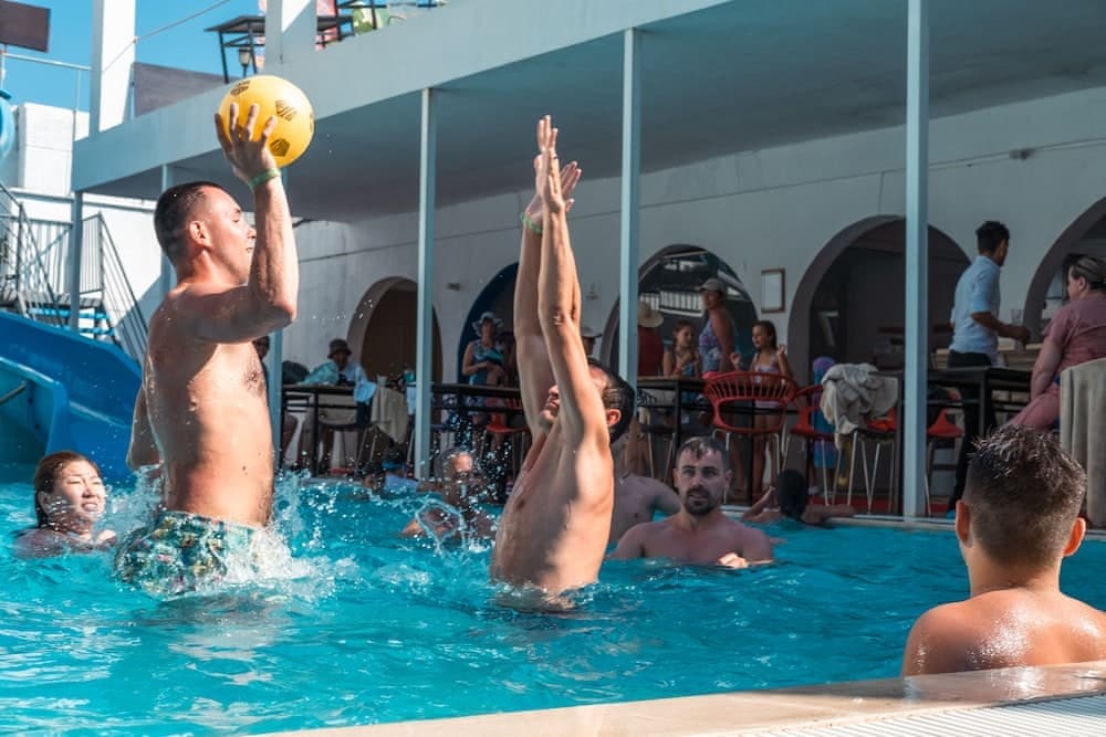 The Nora Hotels Family Club 4
