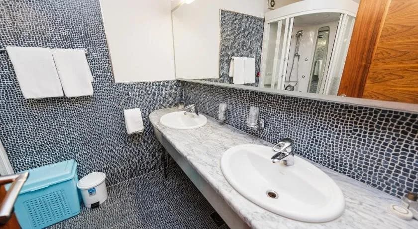 Hotel Astra 3