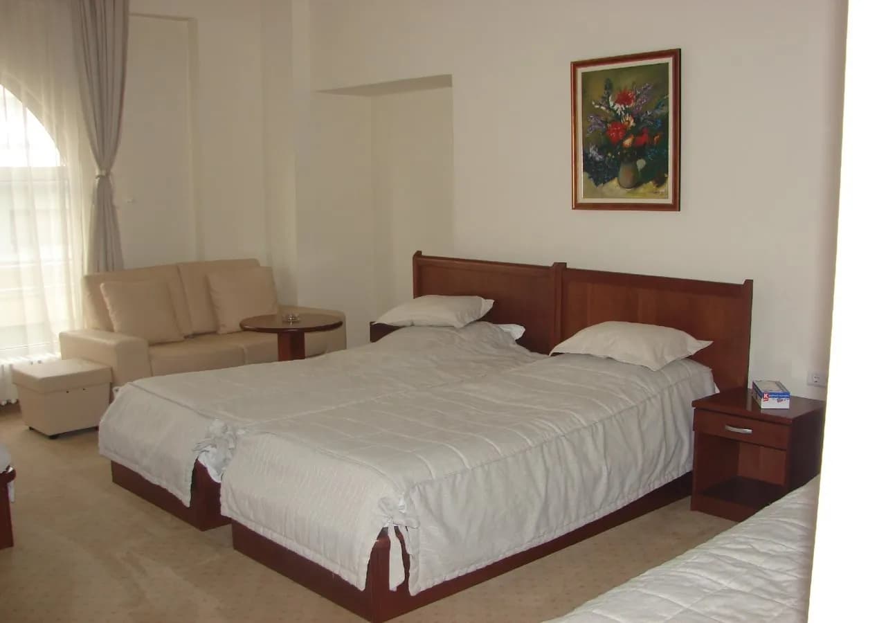 Hotel SAHAT 4