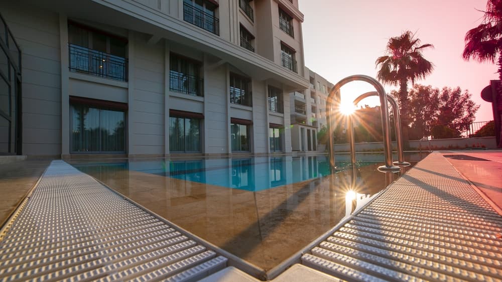 Leaf Port Boutique Hotel
