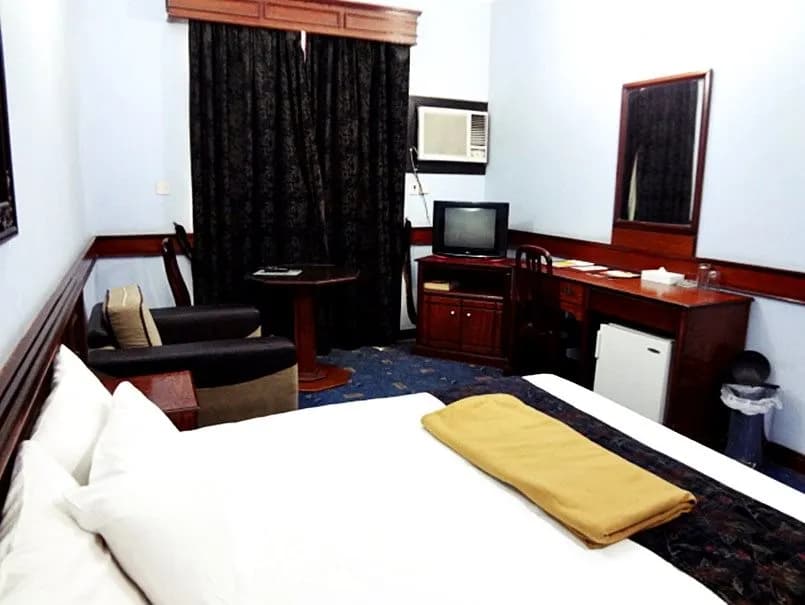OYO 120 Concord International Hotel 3