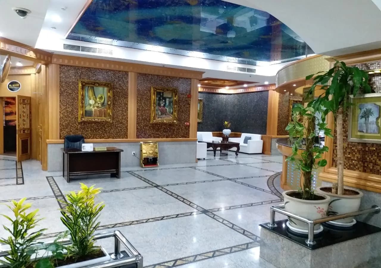 Taj Plaza Hotel 5