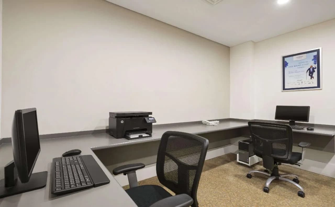 Ramada by Wyndham Bahrain 3