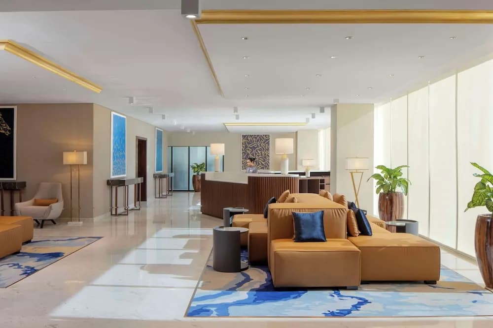 Avani + Palm View Dubai Hotel & Suites 3