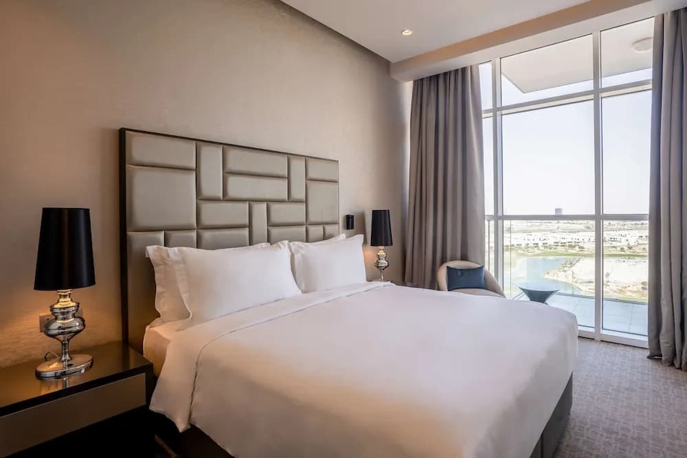 Radisson Hotel Dubai DAMAC Hills 5