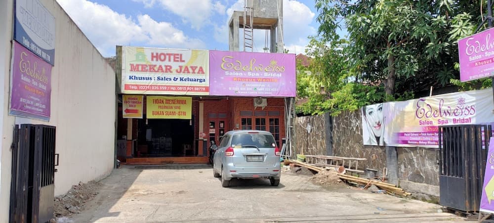 Hotel Keluarga Mekar Jaya 2