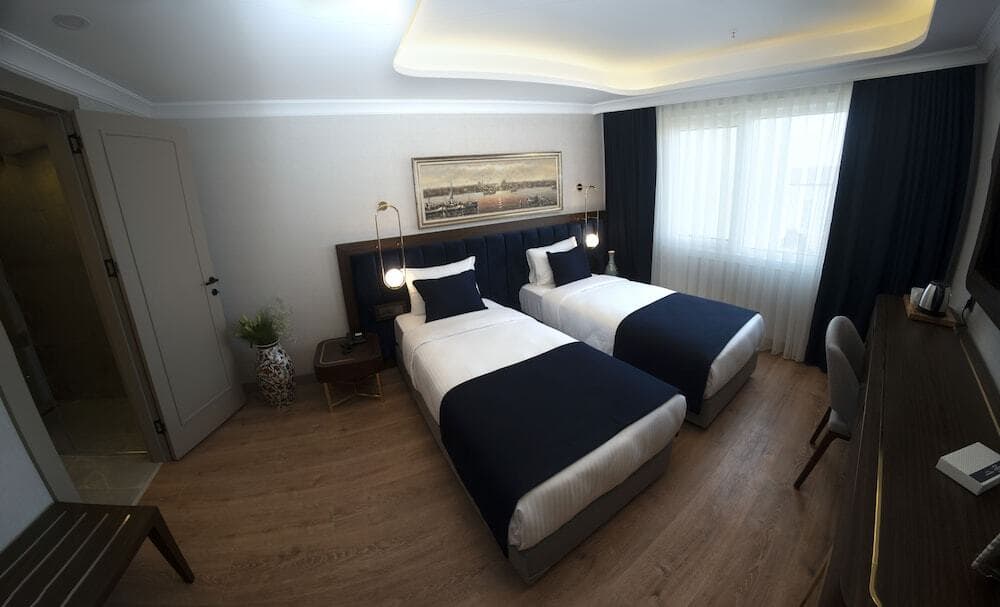 Nevi Hotel & Suites 5