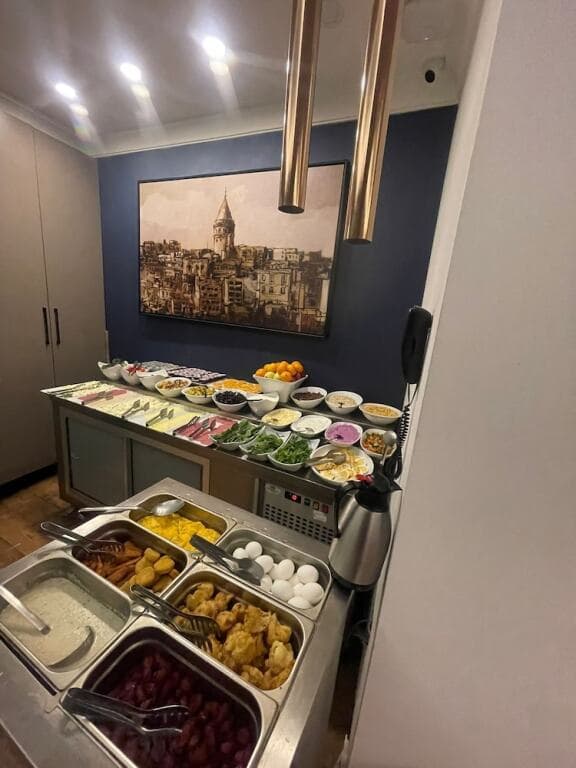 Nevi Hotel & Suites 4