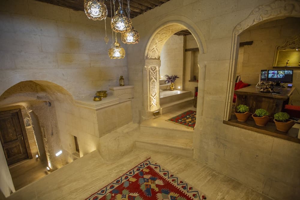 Maks Cave House 3