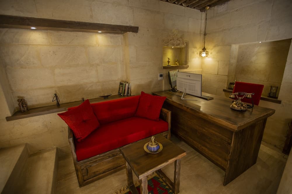 Maks Cave House 4