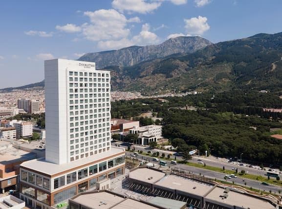 DoubleTree by Hilton Manisa 5