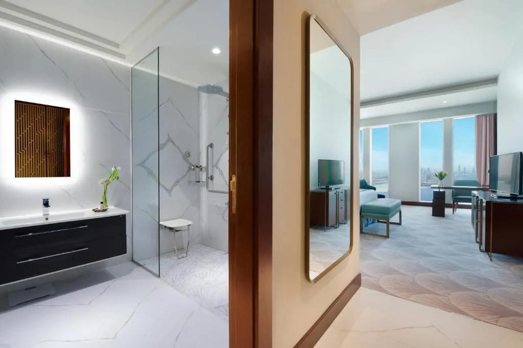 Wyndham Grand Doha West Bay Beach 5