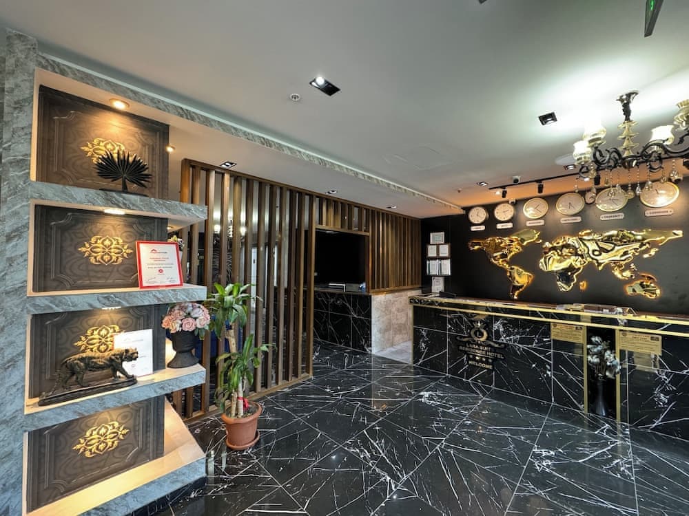 Grand Lara Hotel & Apartments