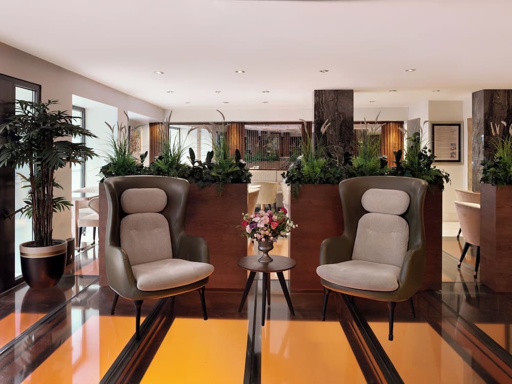 Shining Star Hotel 3