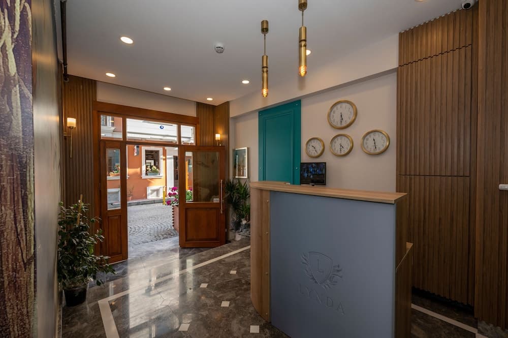 Lynda Hotel 3