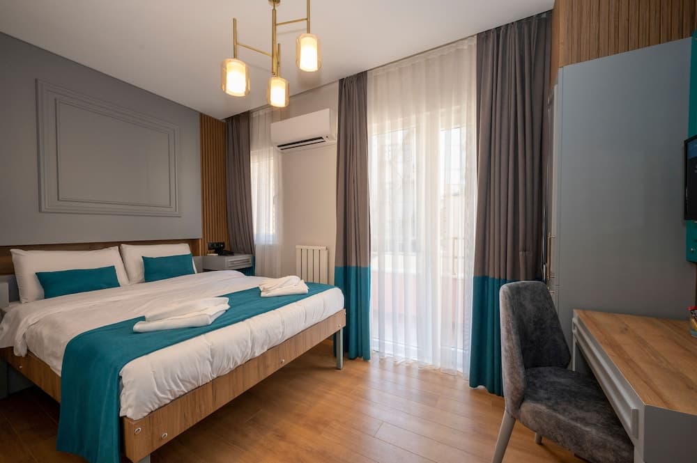 Lynda Hotel 5