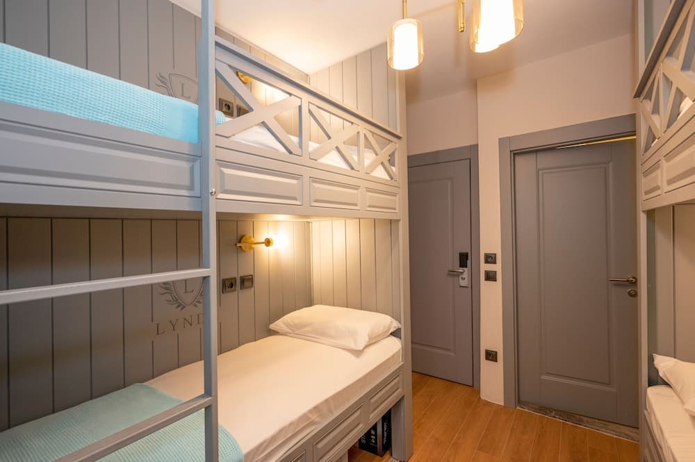 Lynda Hotel 4