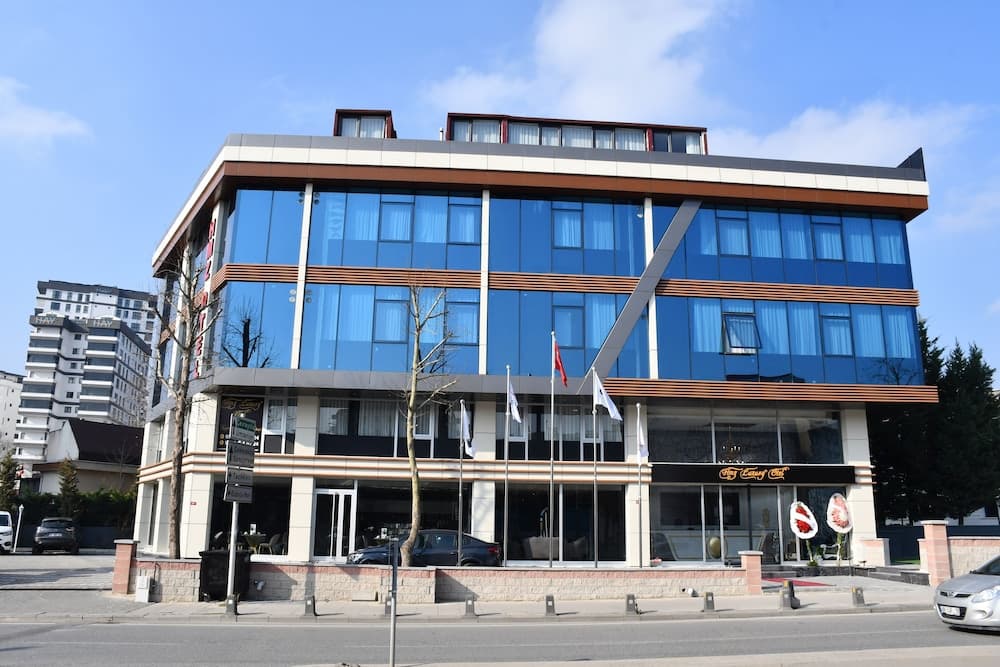 Hmz Luxury Hotel