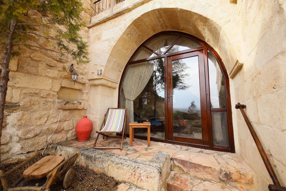 4 Oda Cave House 3
