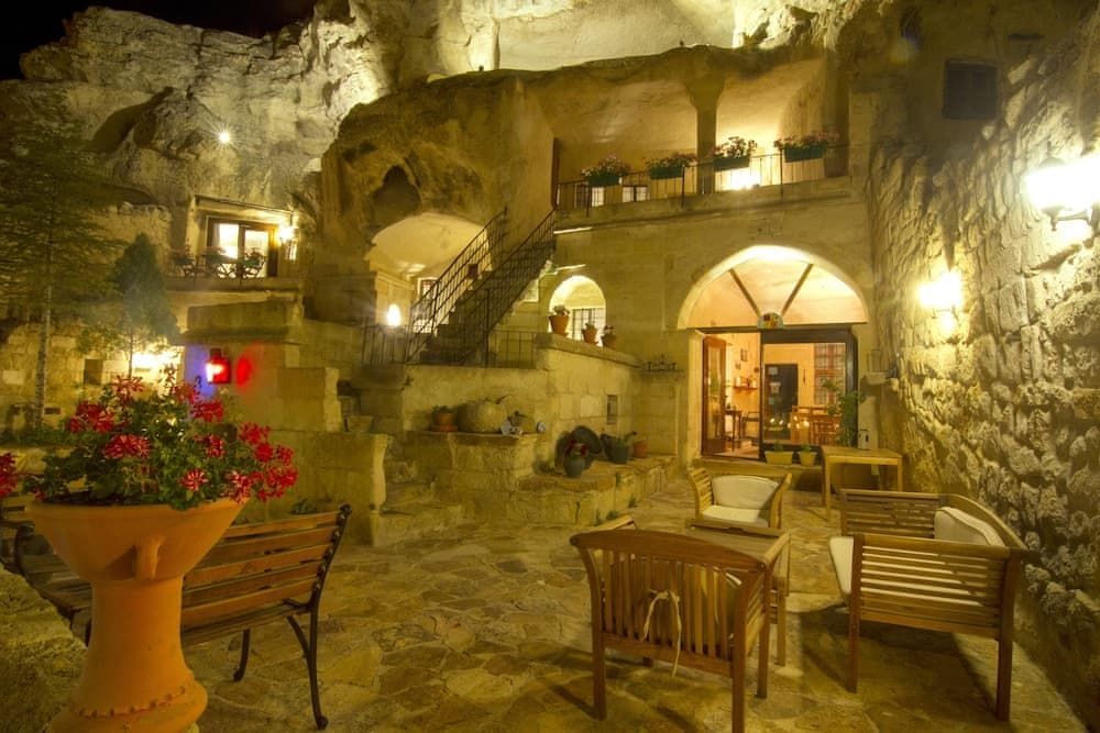 4 Oda Cave House